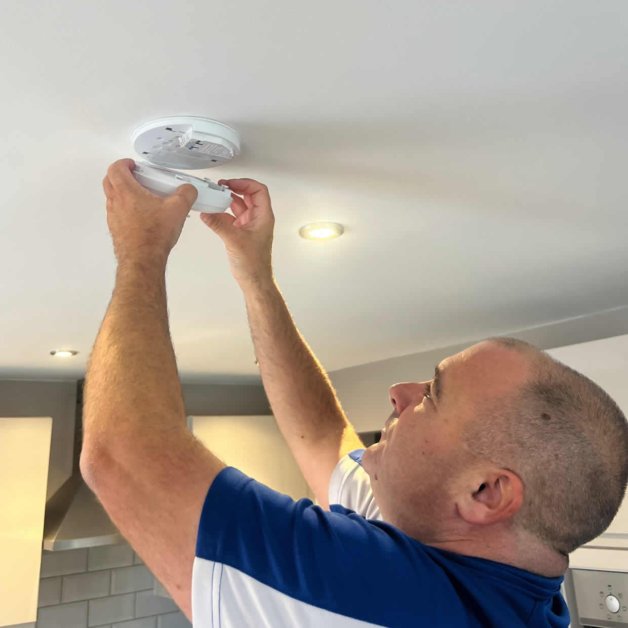 Smoke alarm installation service in Deal